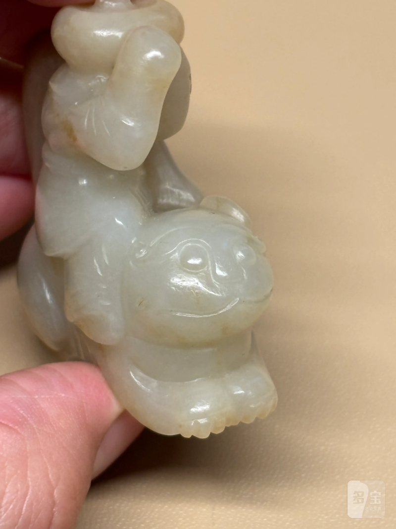 清 白玉圆雕伏虎童子把件 - 图5